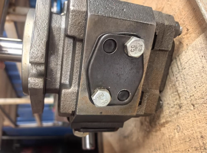 Rexroth R900784682 Gear Pump PGH4-21/032RE11VE4-A437